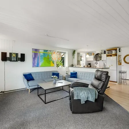 Kjartan - 32m To The Fjord By Interhome Hemmet